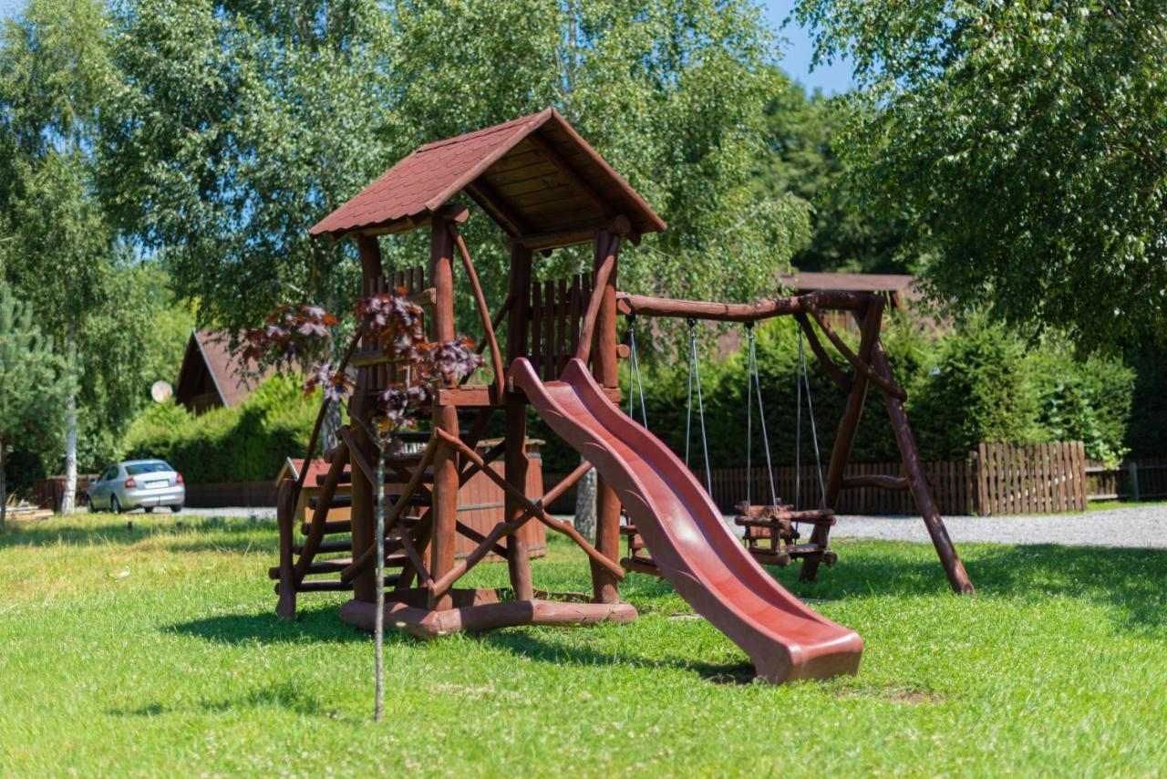 Case La Cheie Varlak Sub Cetate Bagian luar foto